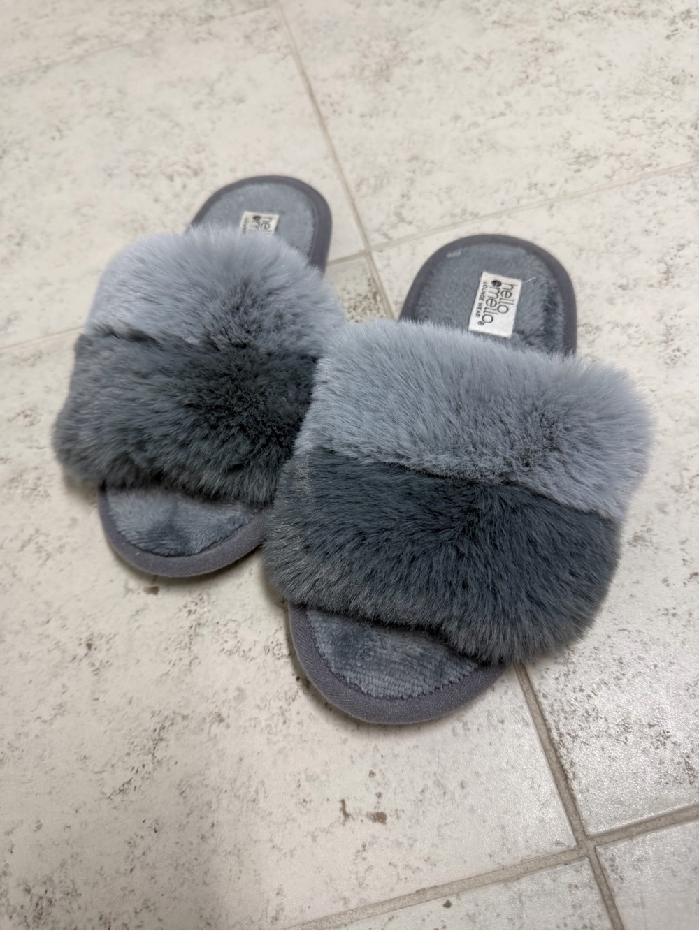 Hello Mello Sweet Dreams Gray Fuzzy Slide Slippers S/M 5-6